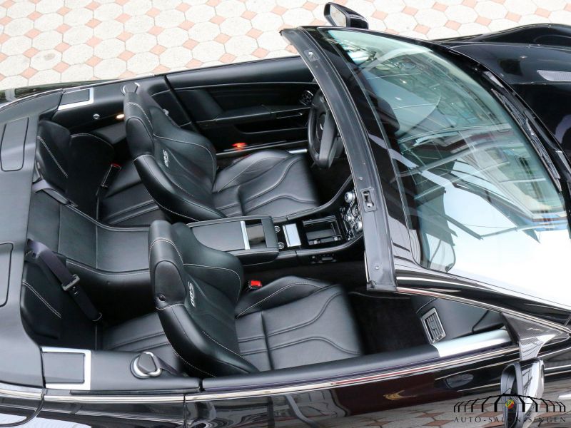 Aston Martin DBS Volante 