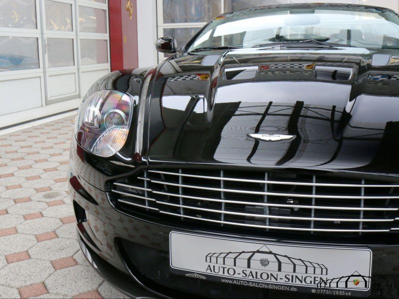 Aston Martin DBS Volante 