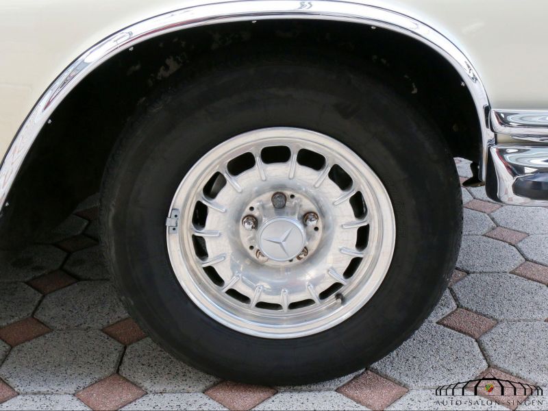 Mercedes-Benz 280 SE Cabrio