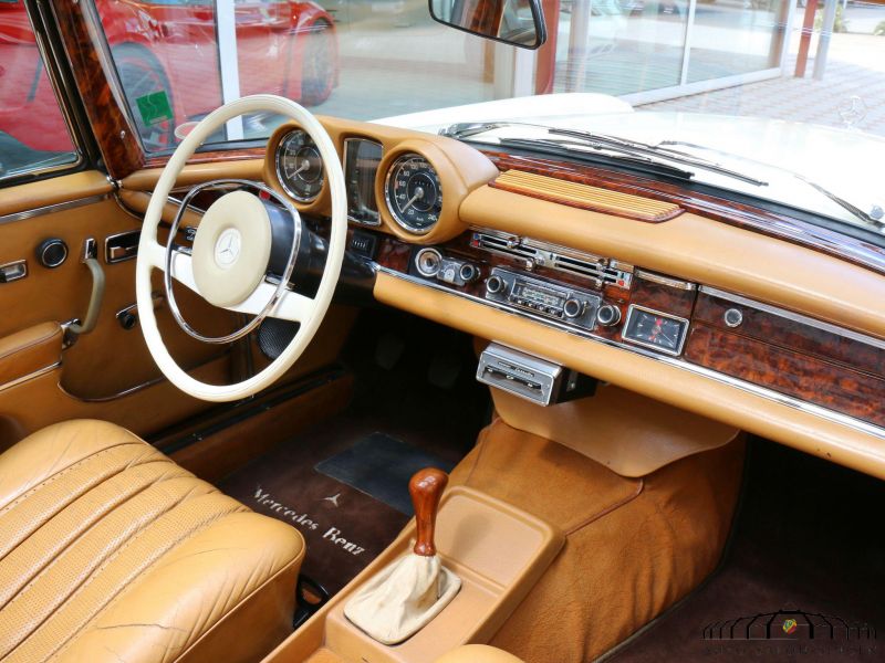 Mercedes-Benz 280 SE Cabrio