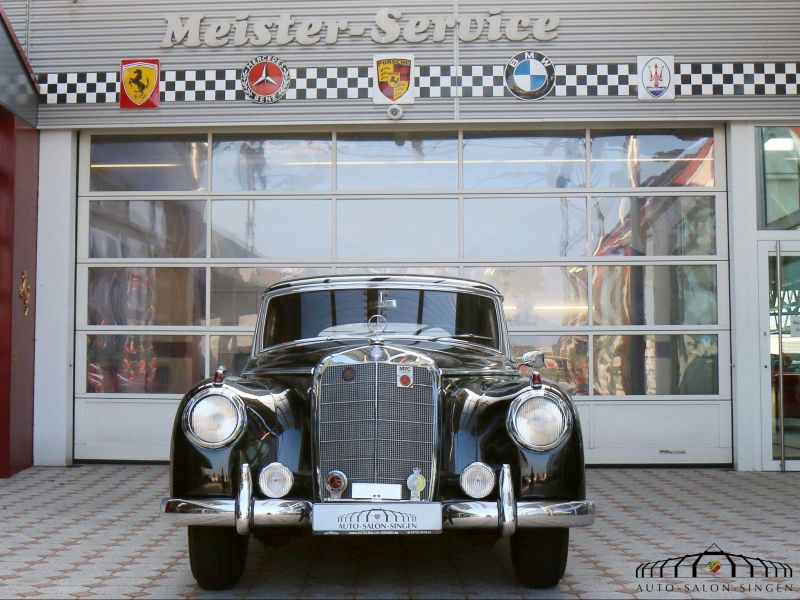 Mercedes-Benz 300 Adenauer