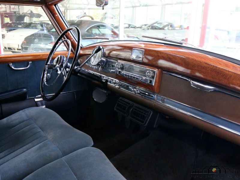 Mercedes-Benz 300 Adenauer