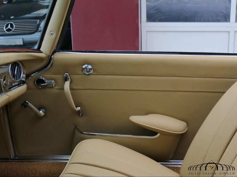 Mercedes-Benz 230 SL Pagode  