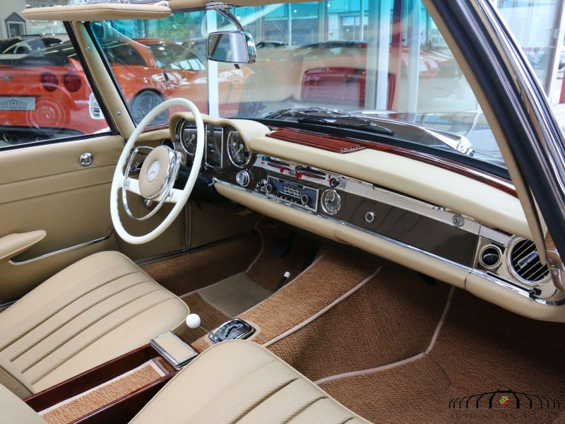 Mercedes-Benz 230 SL Pagode  