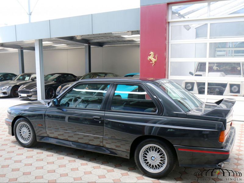 BMW M3 E30
