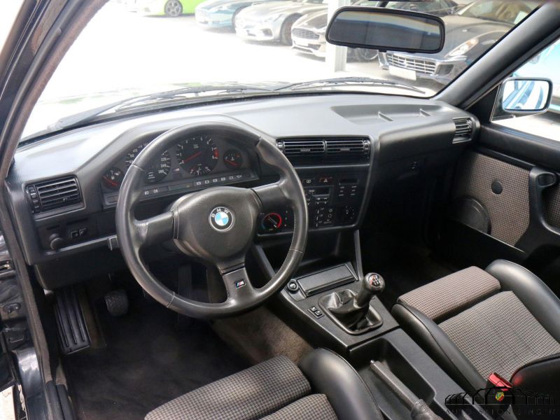 BMW M3 E30