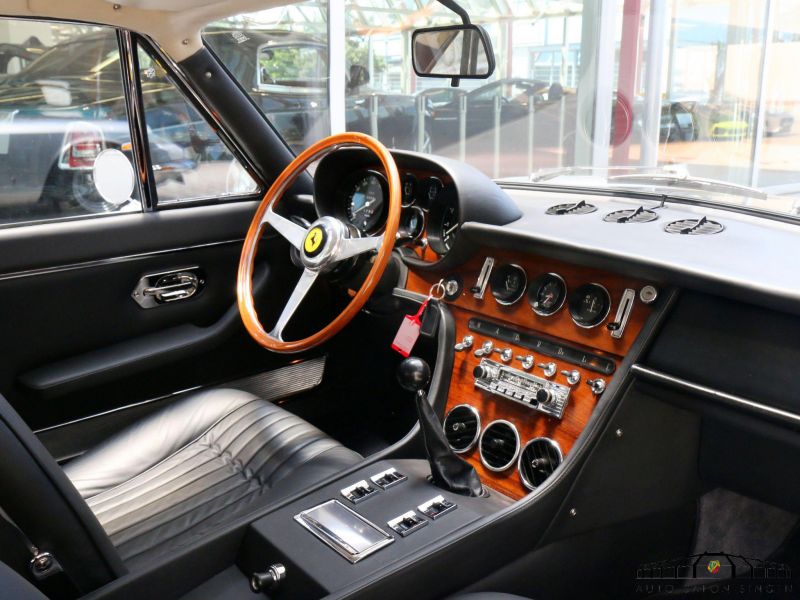 Ferrari 365 GT 2+2