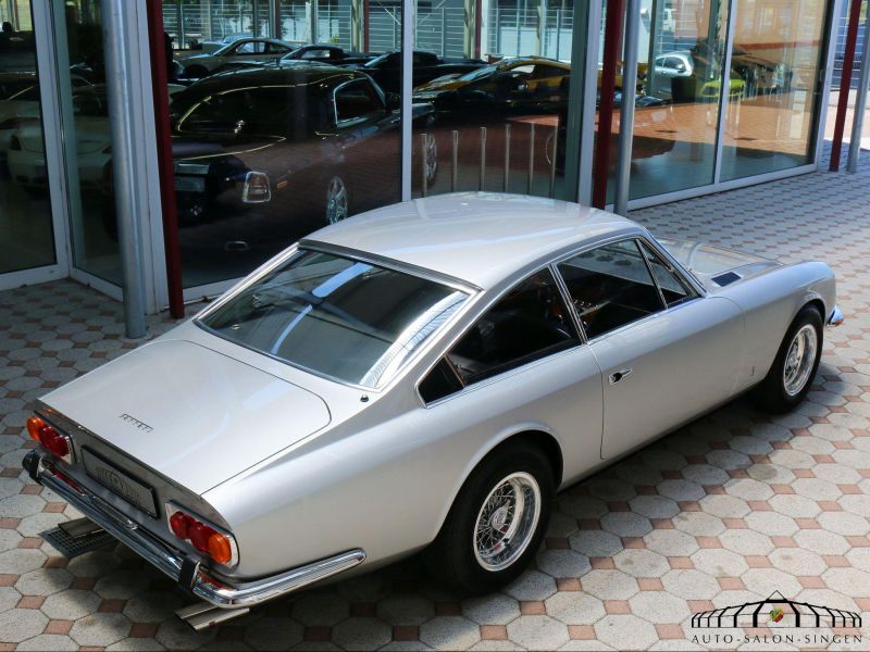 Ferrari 365 GT 2+2