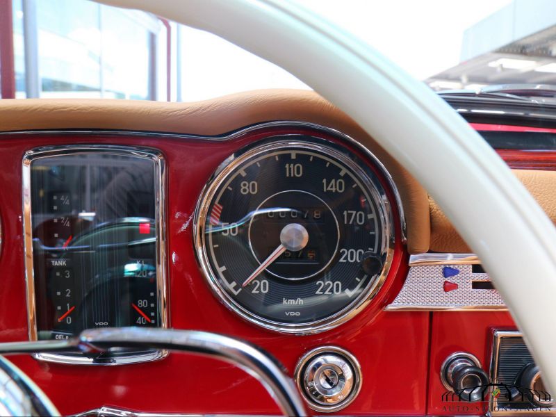 Mercedes-Benz 230 SL Pagode  