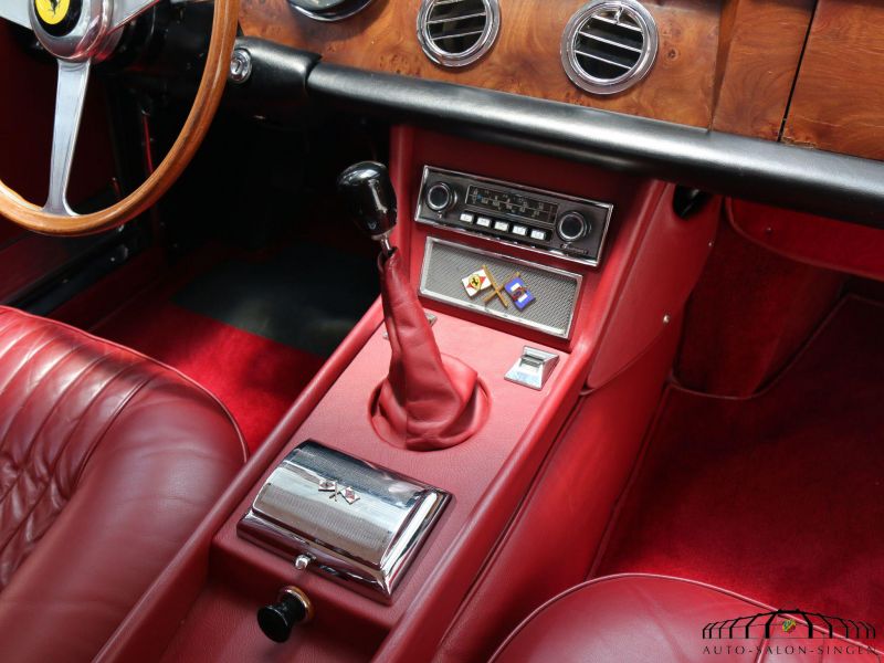 Ferrari 330 GT 2+2 Serie 2