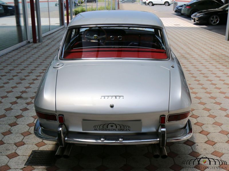 Ferrari 330 GT 2+2 Serie 2