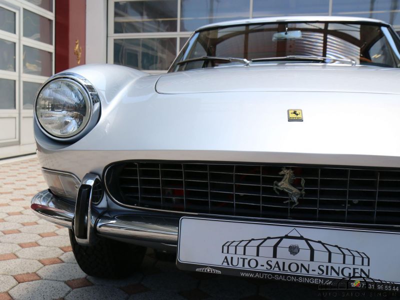 Ferrari 330 GT 2+2 Serie 2