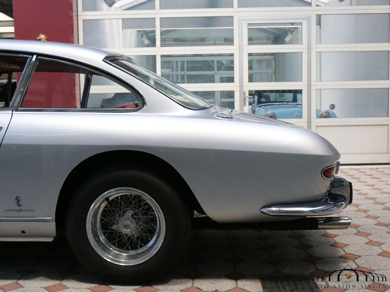 Ferrari 330 GT 2+2 Serie 2