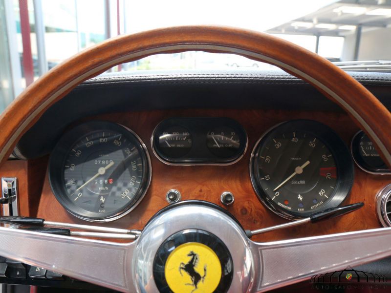 Ferrari 330 GT 2+2 Serie 2