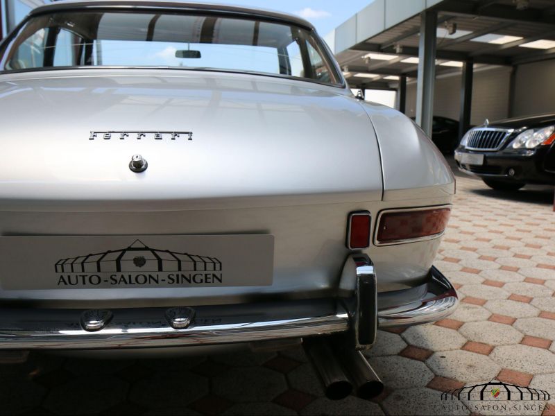 Ferrari 330 GT 2+2 Serie 2
