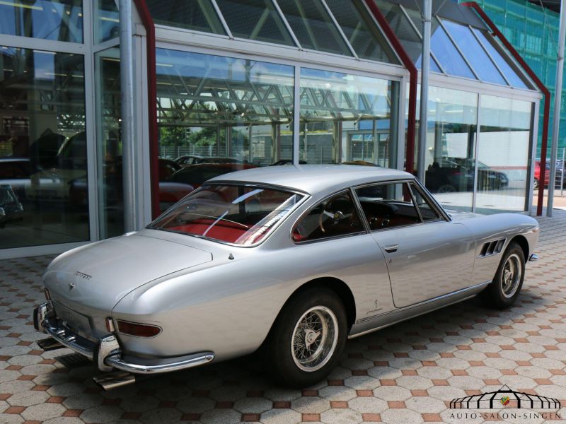Ferrari 330 GT 2+2 Serie 2