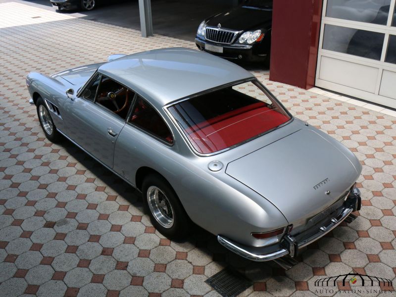 Ferrari 330 GT 2+2 Serie 2