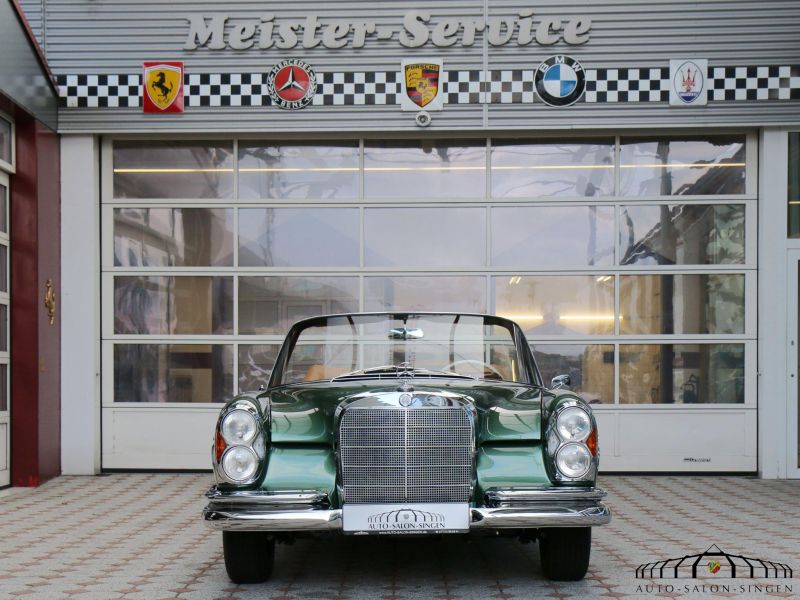 Mercedes-Benz 220 SE b Cabrio