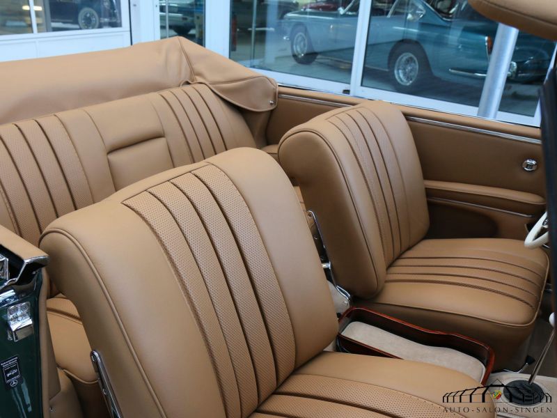 Mercedes-Benz 220 SE b Cabrio