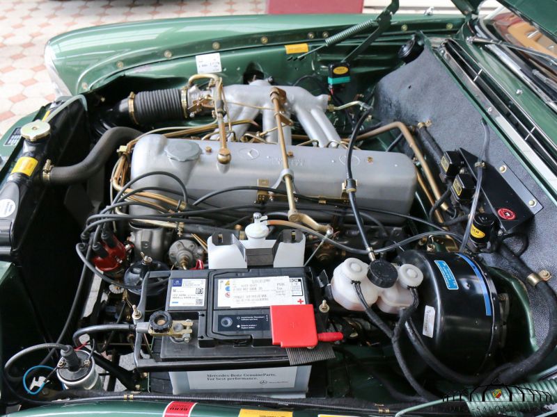 Mercedes-Benz 220 SE b Cabrio