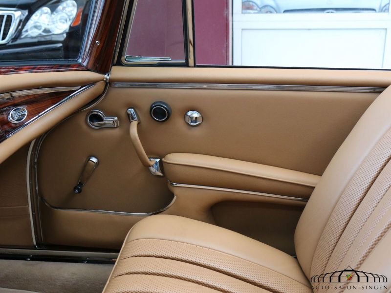 Mercedes-Benz 220 SE b Cabrio