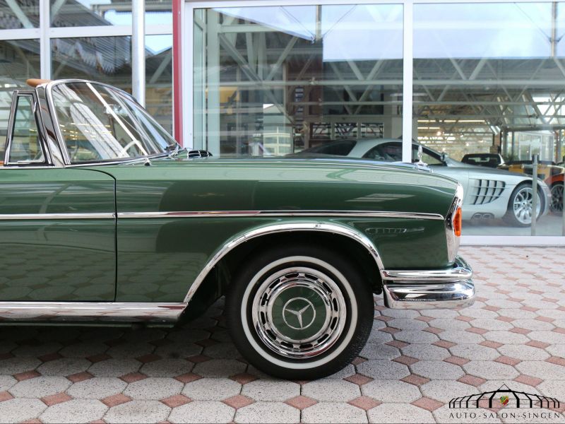 Mercedes-Benz 220 SE b Cabrio
