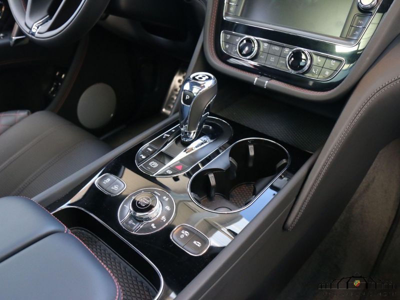 Bentley Bentayga V8