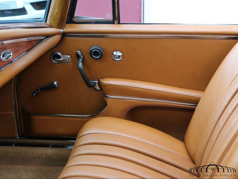 Mercedes-Benz 220 SE b Cabrio