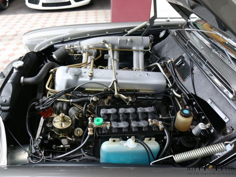 Mercedes-Benz 220 SE b Cabrio