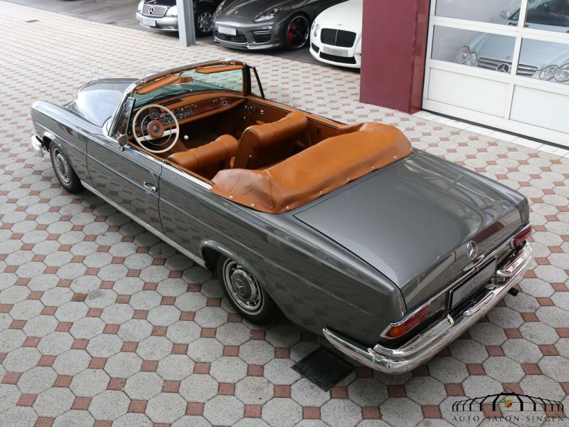 Mercedes-Benz 220 SE b Cabrio