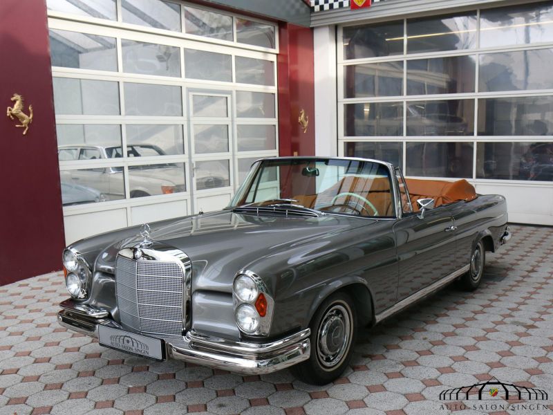 Mercedes-Benz 220 SE b Cabrio