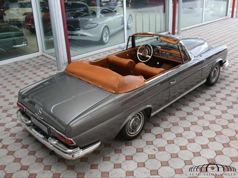 Mercedes-Benz 220 SE b Cabrio