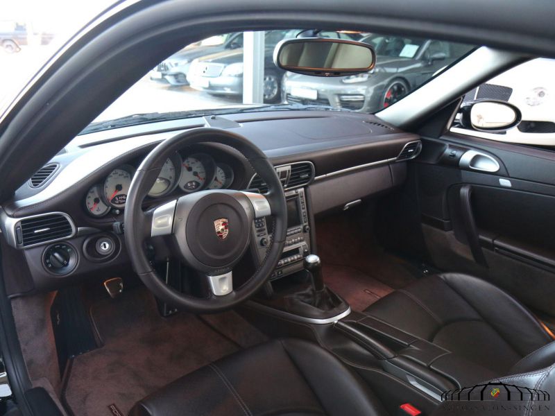Porsche 997 Carrera 4S 