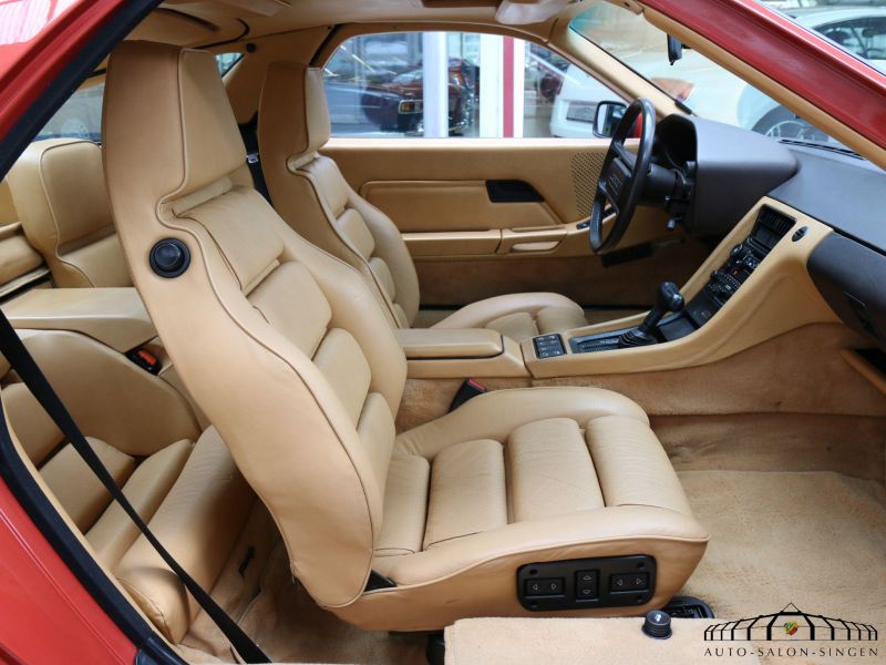 Porsche 928 S