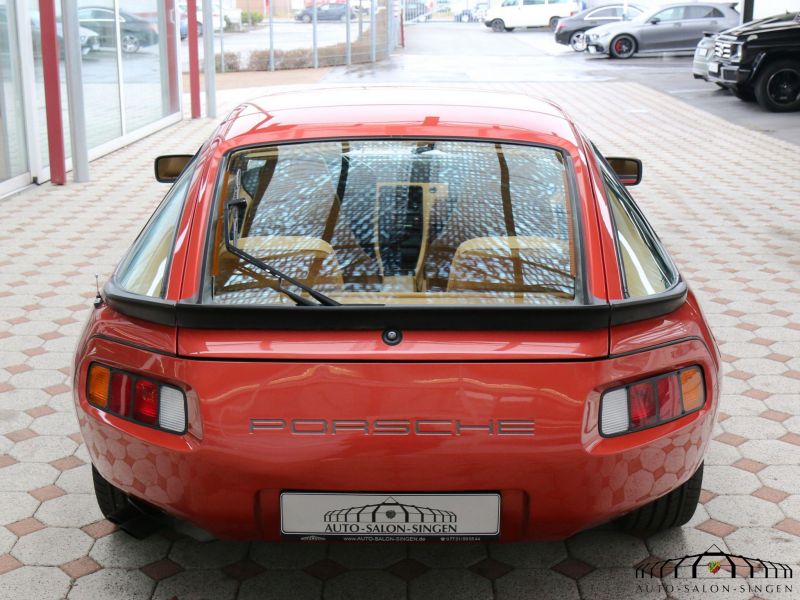Porsche 928 S