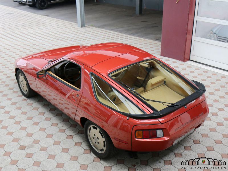 Porsche 928 S