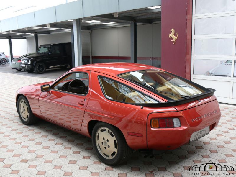 Porsche 928 S