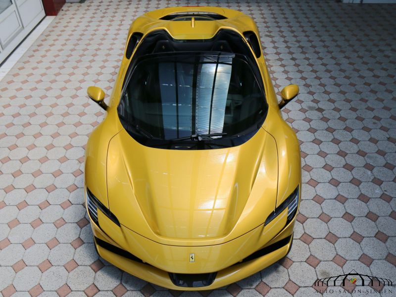 Ferrari SF90 Spider