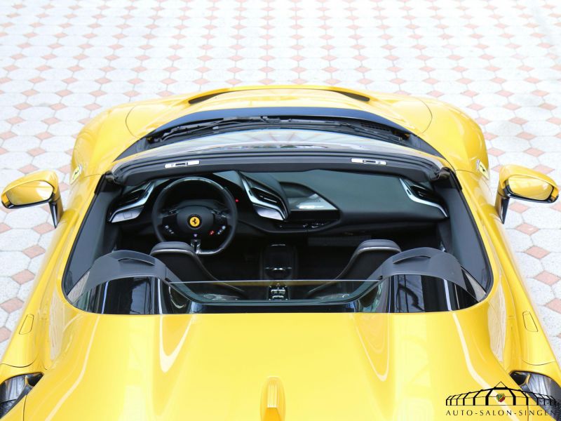 Ferrari SF90 Spider