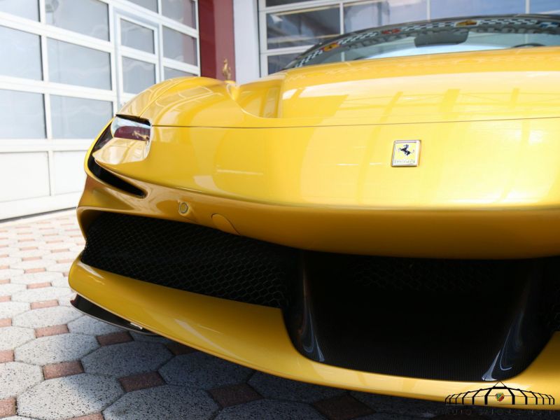 Ferrari SF90 Spider