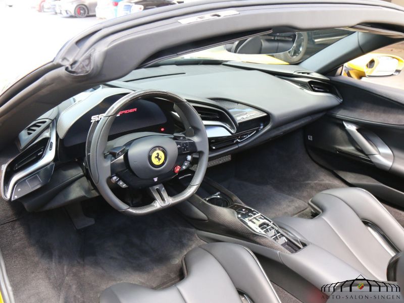 Ferrari SF90 Spider