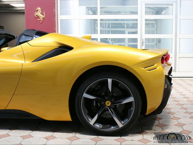 Ferrari SF90 Spider