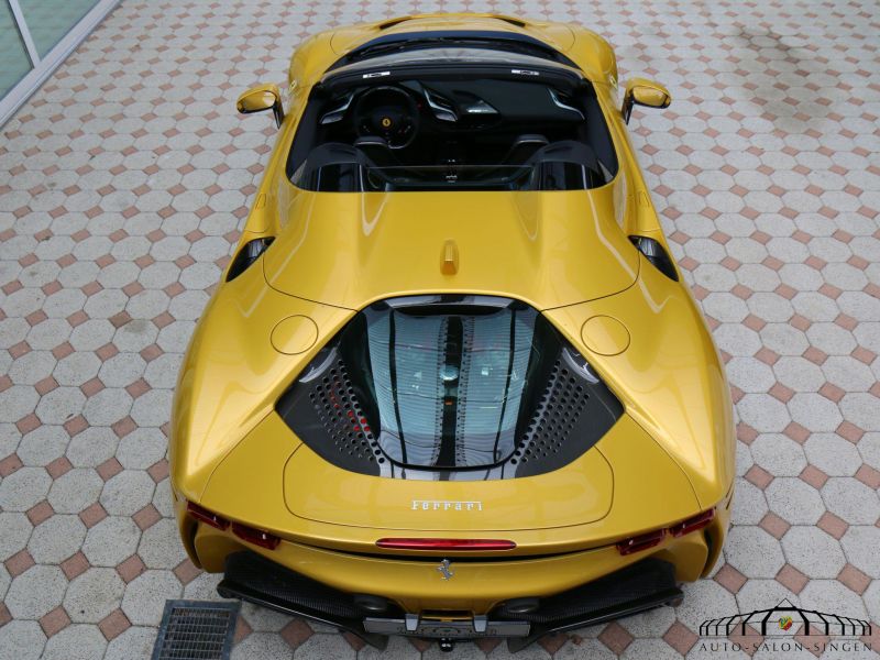 Ferrari SF90 Spider