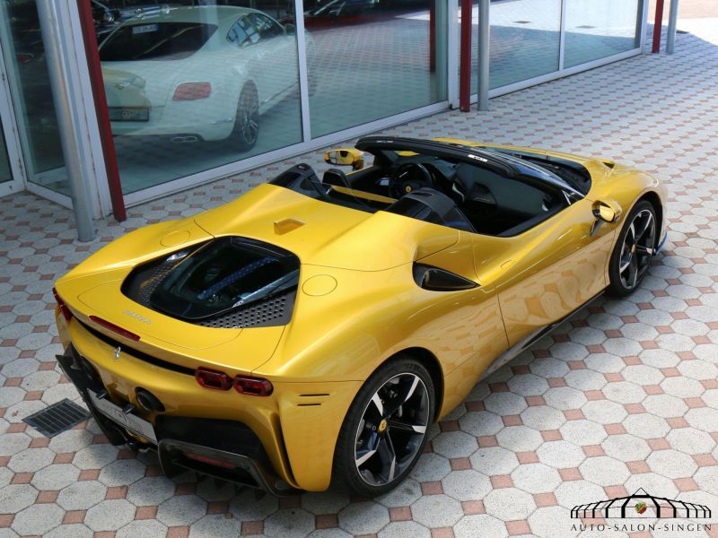 Ferrari SF90 Spider