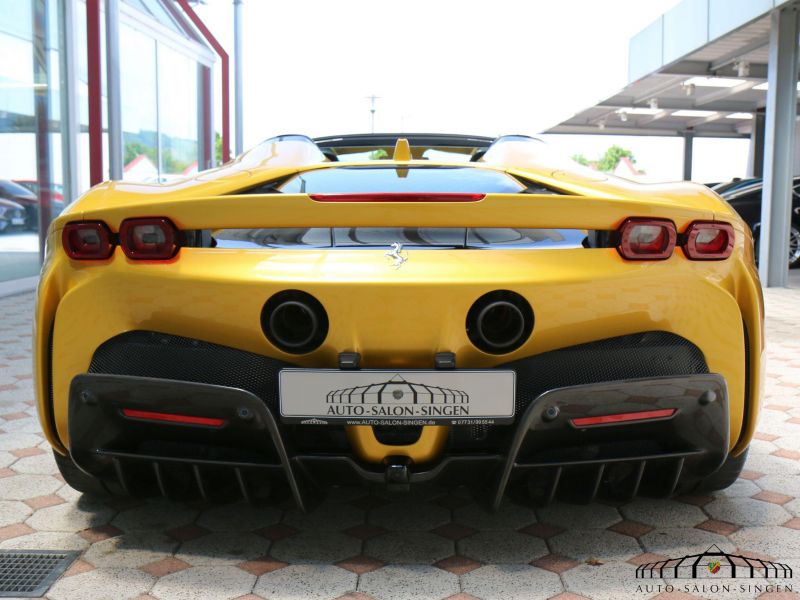 Ferrari SF90 Spider