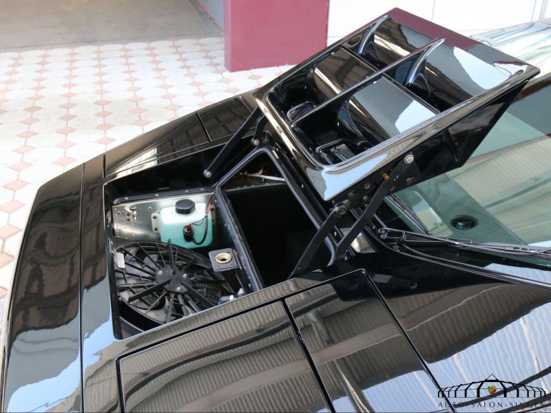 Vector W8 Twin Turbo Coupe