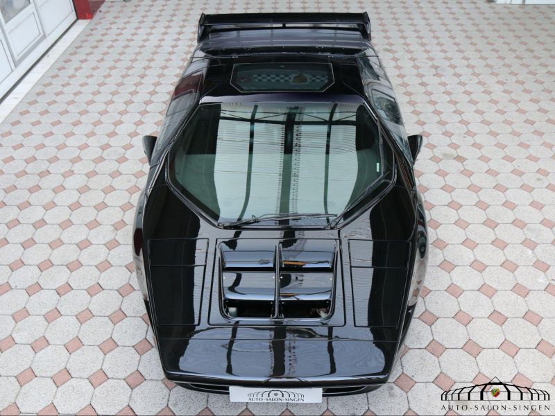Vector W8 Twin Turbo Coupe