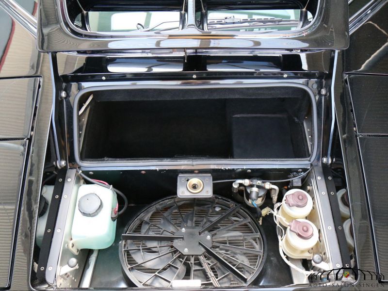 Vector W8 Twin Turbo Coupe