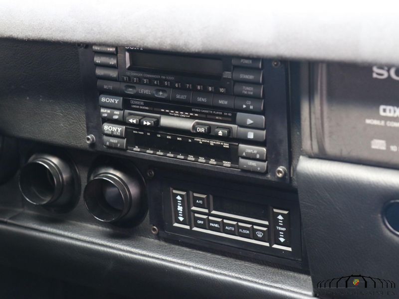 Vector W8 Twin Turbo Coupe