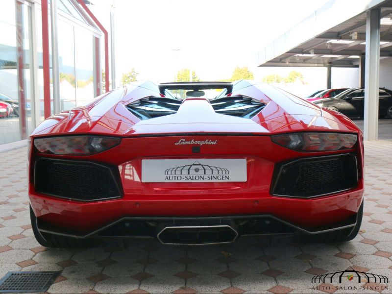 Lamborghini Aventador Roadster LP700-4